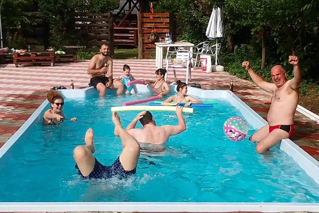 octogon-dumbrava-rosie-neamt-bgjyd
