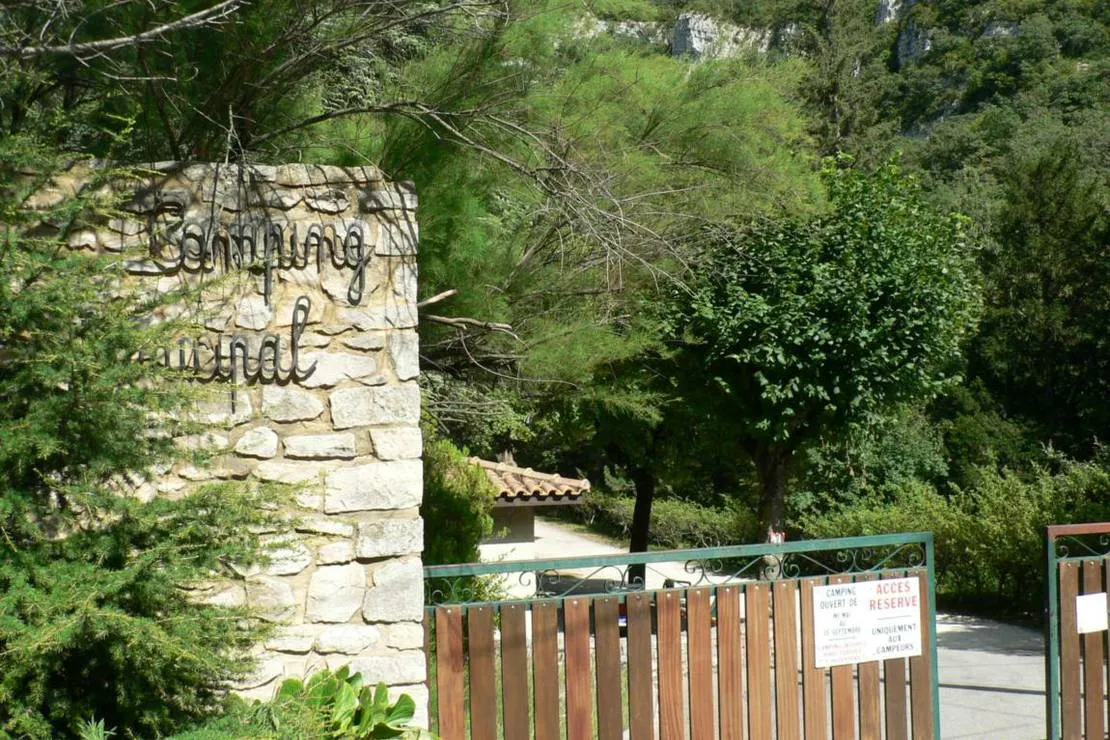 camping-municipal-le-parc-pont-de-barret-wczko