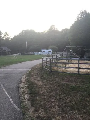 dixons-coastal-maine-campground-cape-neddick-53kwq