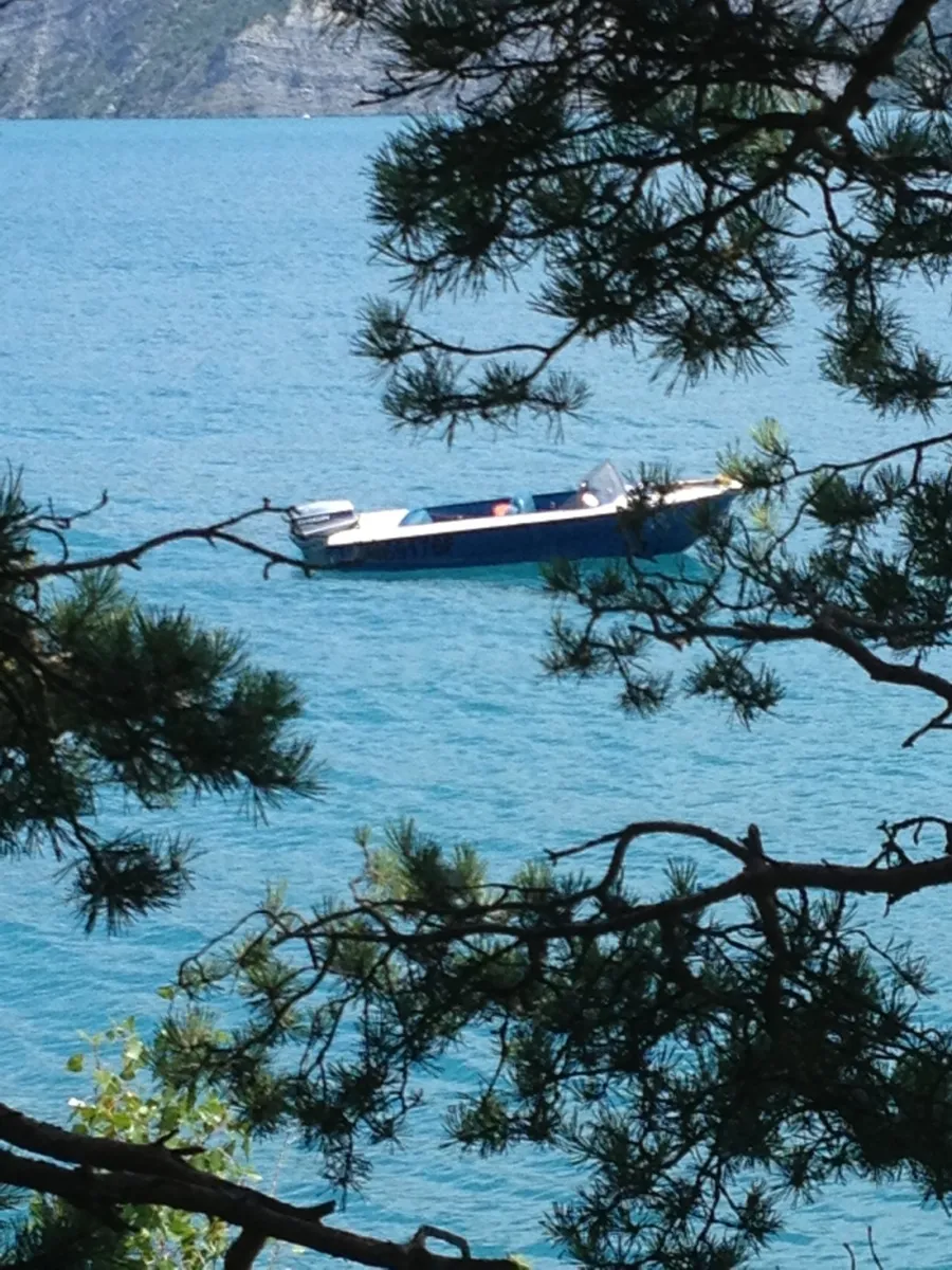 ccas-baie-des-lionnets-rousset-kh5up