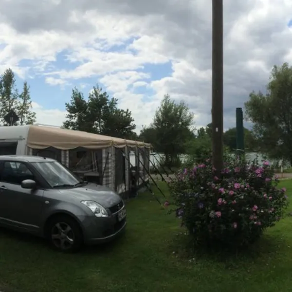 camping-am-strandbad-mannheim-neckarau-jy5ut