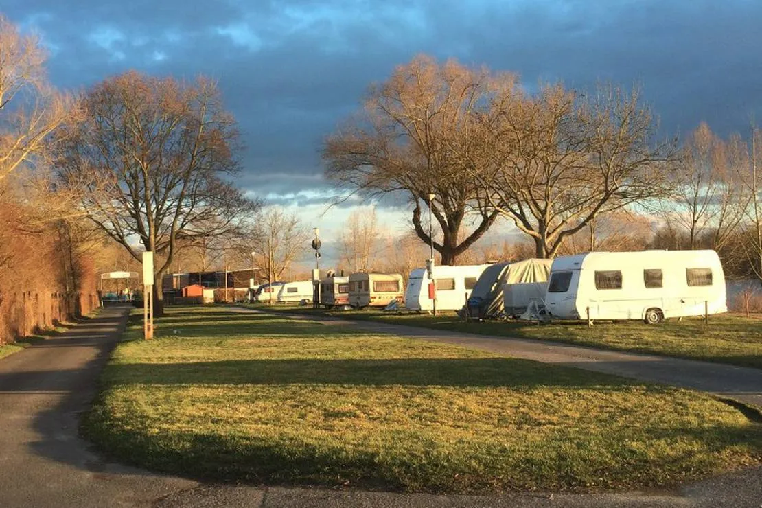 camping-am-strandbad-mannheim-neckarau-ohpou