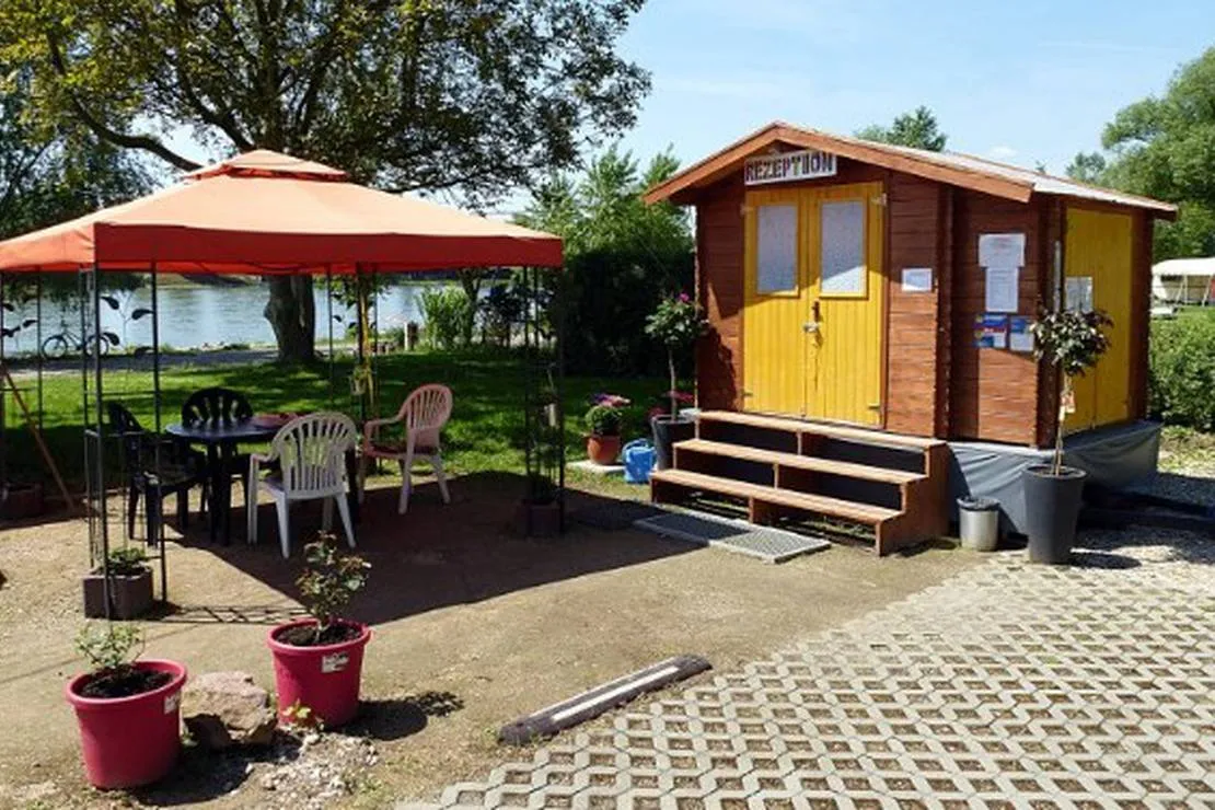 camping-am-strandbad-mannheim-neckarau-rxjom