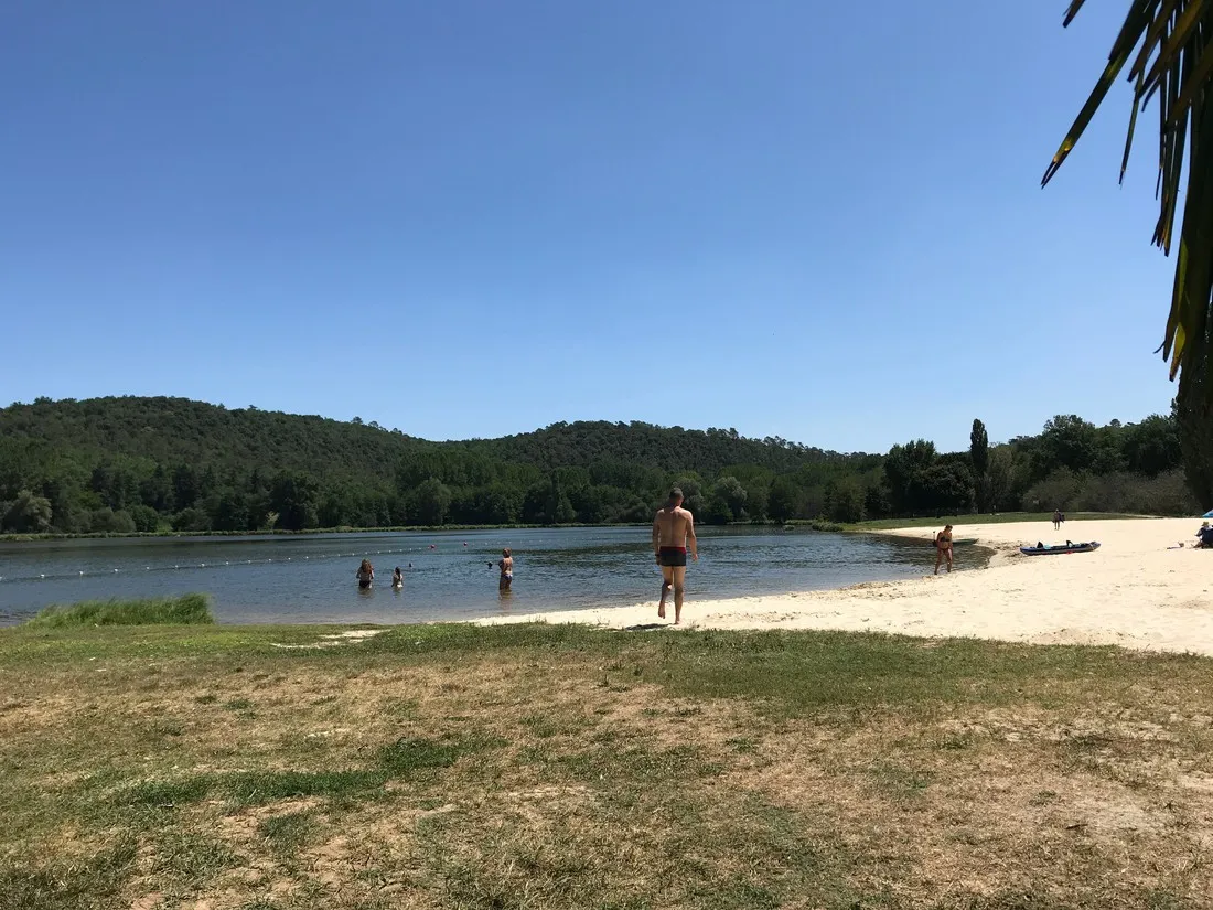 du-lac-de-grolejac-grolejac-dordogne-vqkng