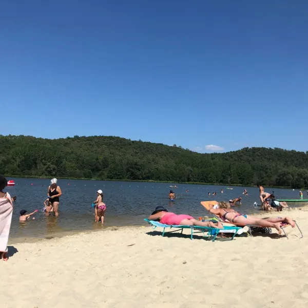 du-lac-de-grolejac-grolejac-dordogne-yjwgo