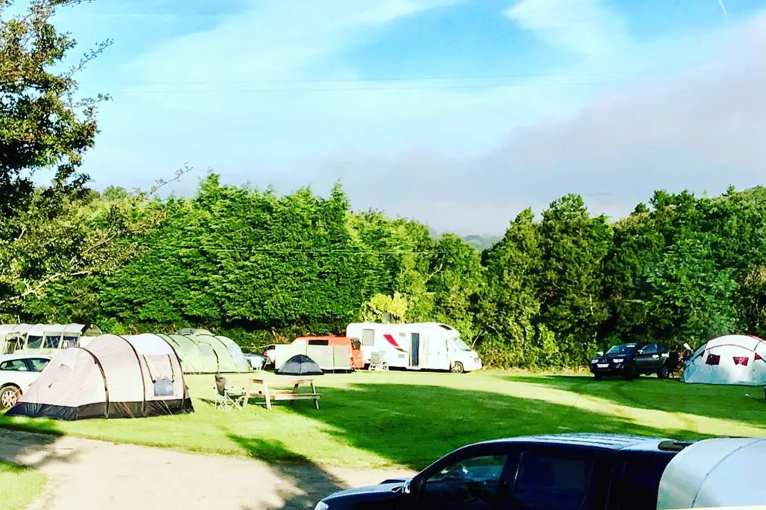 tregroes-caravan-camping-glamping-park-pembrokeshire-b5jeq