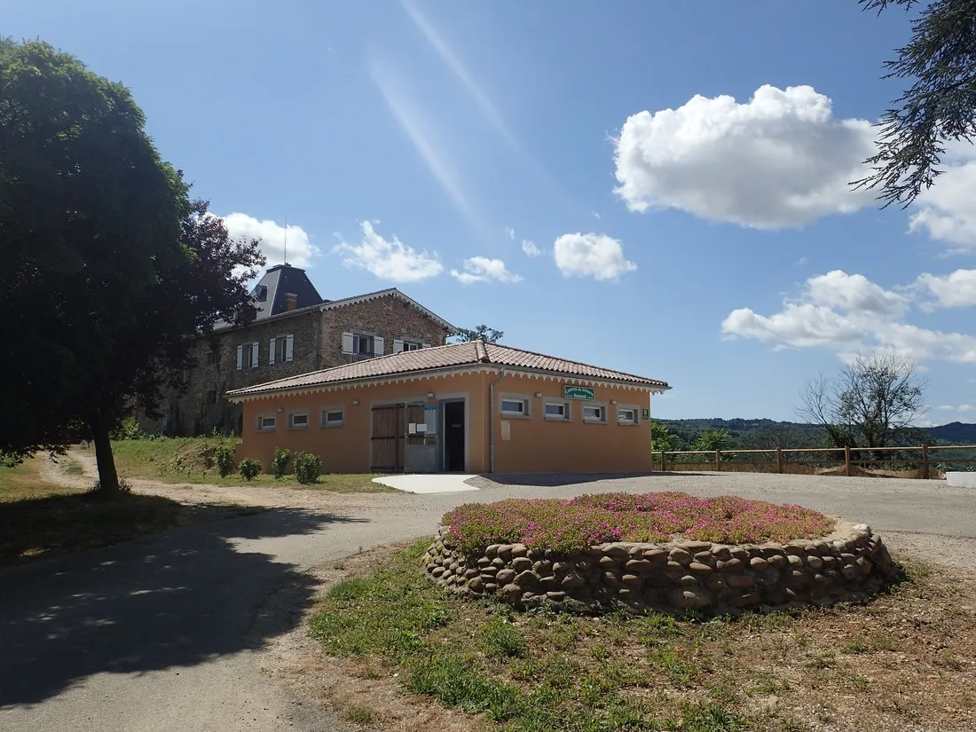 chateau-de-senaud-albon-drome-aanj7