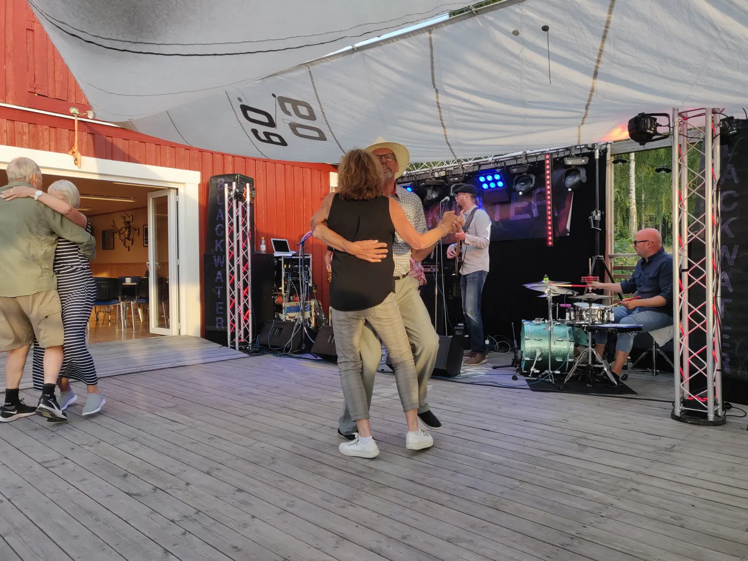 solje-camping-glava-xfw0z