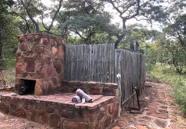 lakeside-cabin-farm-buffelsfontein-kq237-vaalwater-2f3an