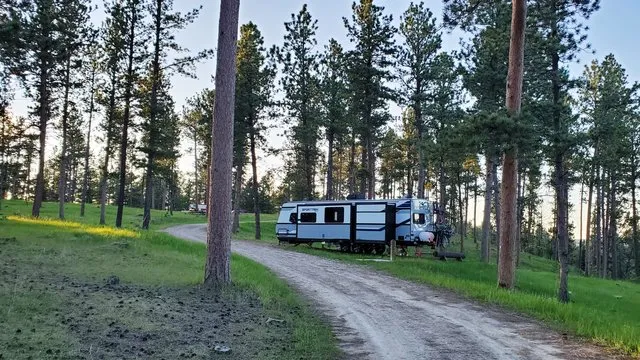 dutchman-campground-hill-city-hamli