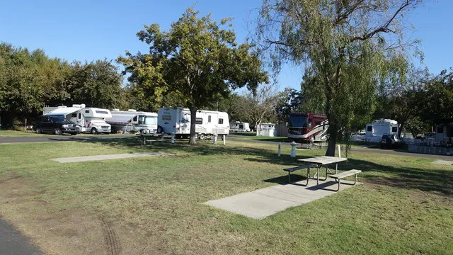 sugar-barge-rv-resort-marina-bethel-island-h1bv9