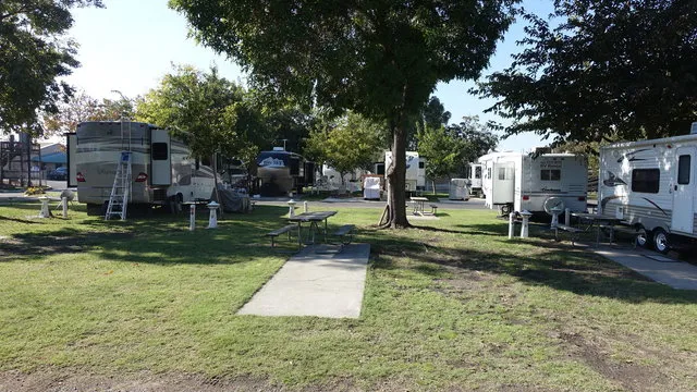 sugar-barge-rv-resort-marina-bethel-island-iaabm
