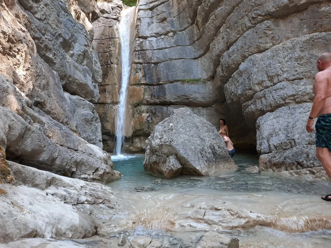 le-parc-des-serigons-montmaur-txxl5