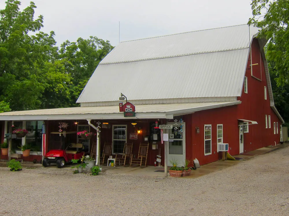 big-red-barn-rv-park-carthage-gnh7g