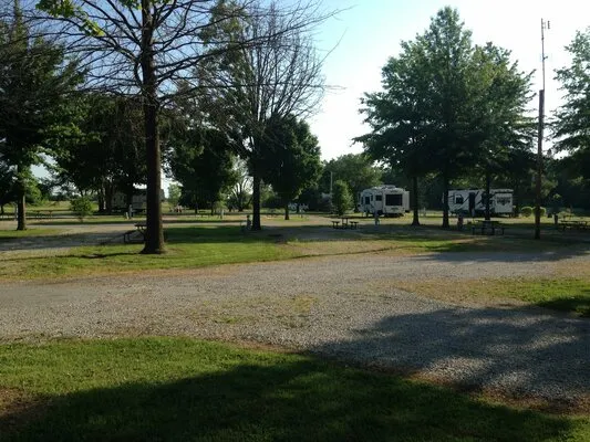 big-red-barn-rv-park-carthage-mhks1