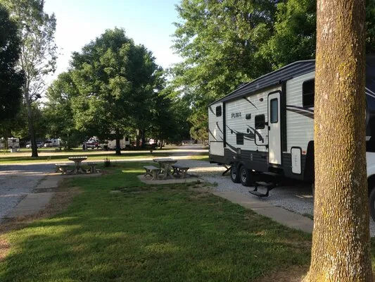 big-red-barn-rv-park-carthage-mjncf