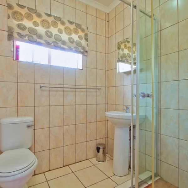 elangeni-holiday-camp-elands-valley-waterval-boven-wel9x