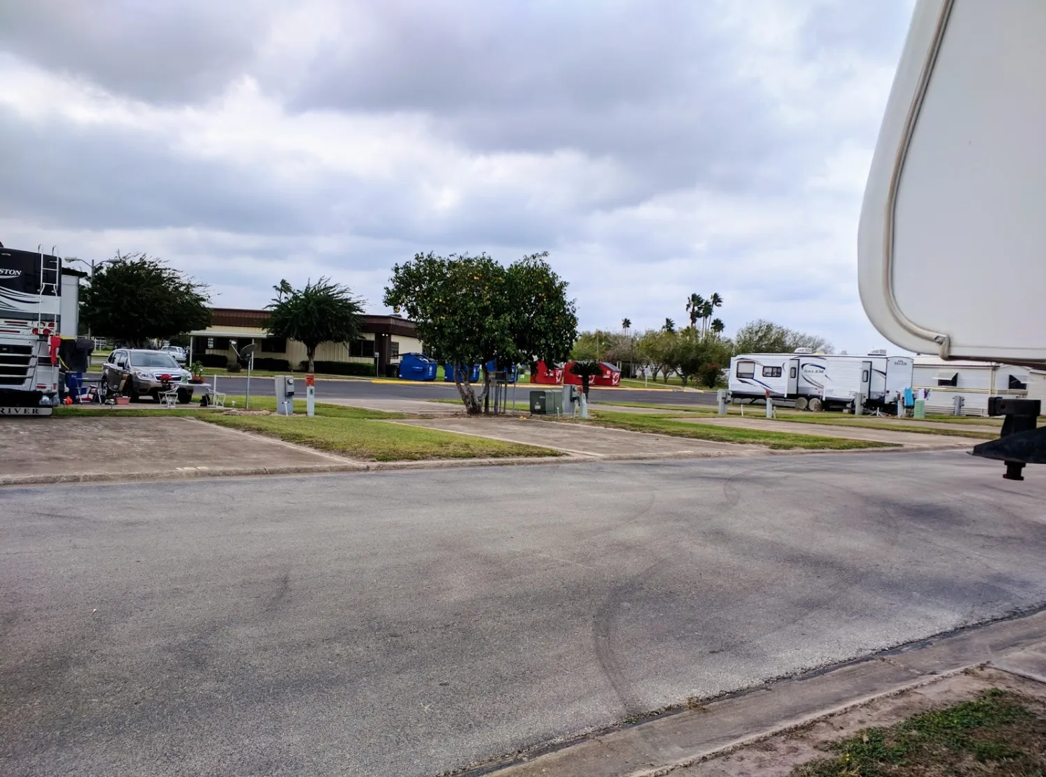 country-sunshine-rv-resort-weslaco-vdlf9