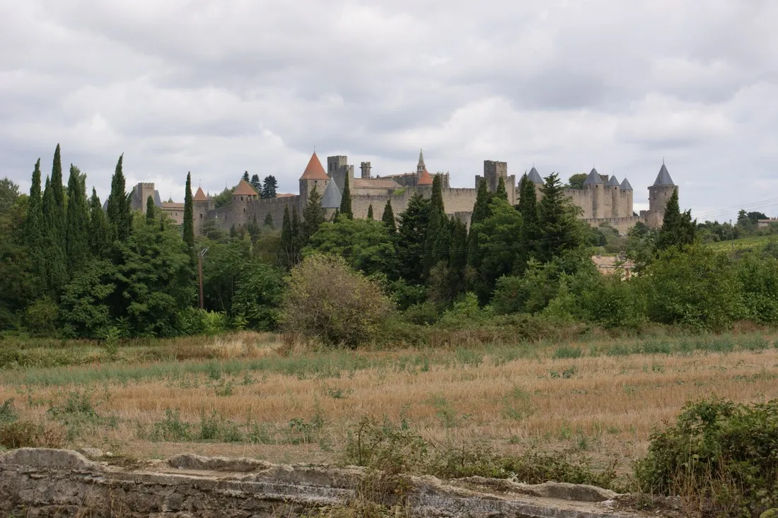 la-cite-carcasonne-carcassonne-uyikx