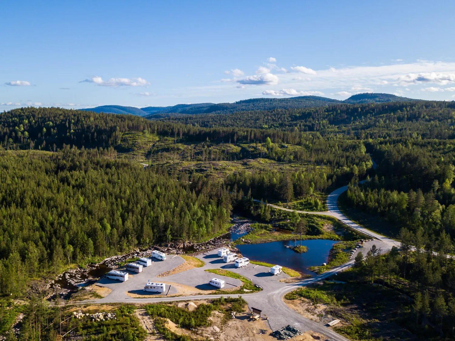 villmarkseventyret-bobilparkering-prestestranda-qcduc