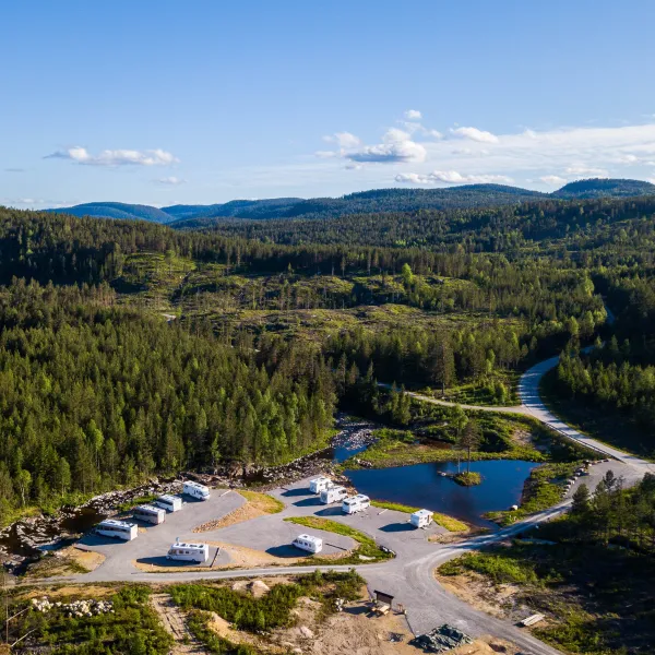 villmarkseventyret-bobilparkering-prestestranda-qcduc