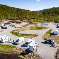 villmarkseventyret-bobilparkering-prestestranda-t8pqw