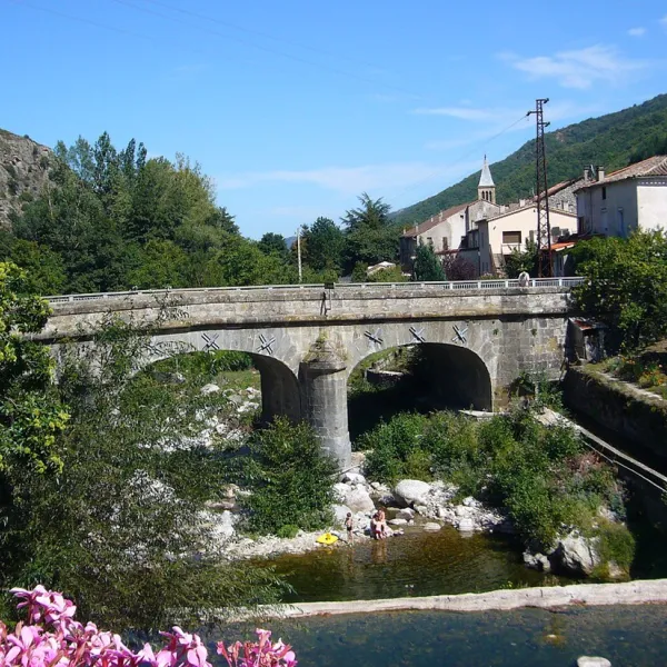 la-chataigneraie-mayres-ardeche-lmfcf