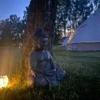 sorby-glamping-klockrike-rwquz
