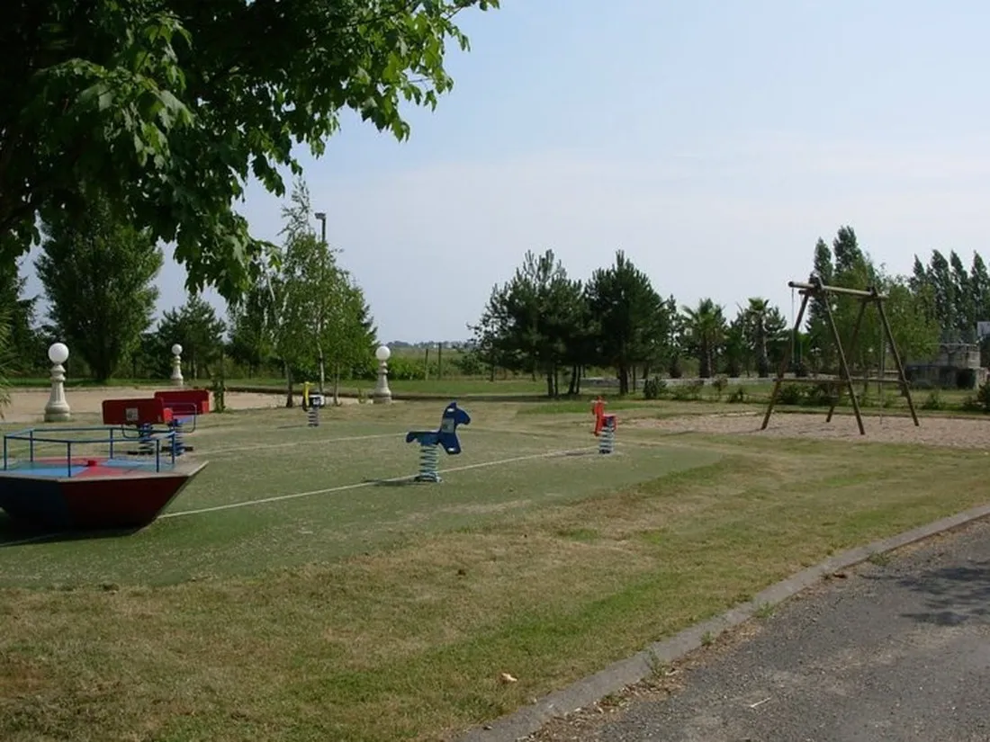 lestuaire-st-thomas-de-conac-charente-maritime-5ljw6