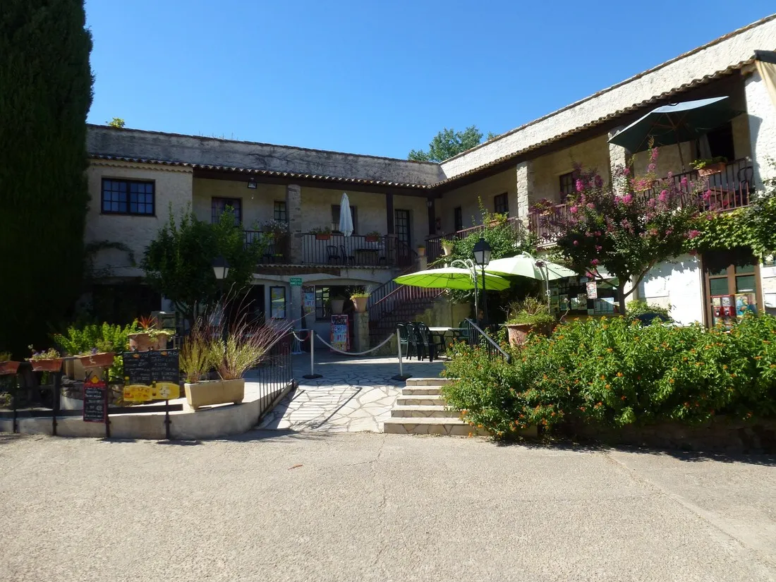le-moulin-des-iscles-roquebrune-sur-argens-rs1mv
