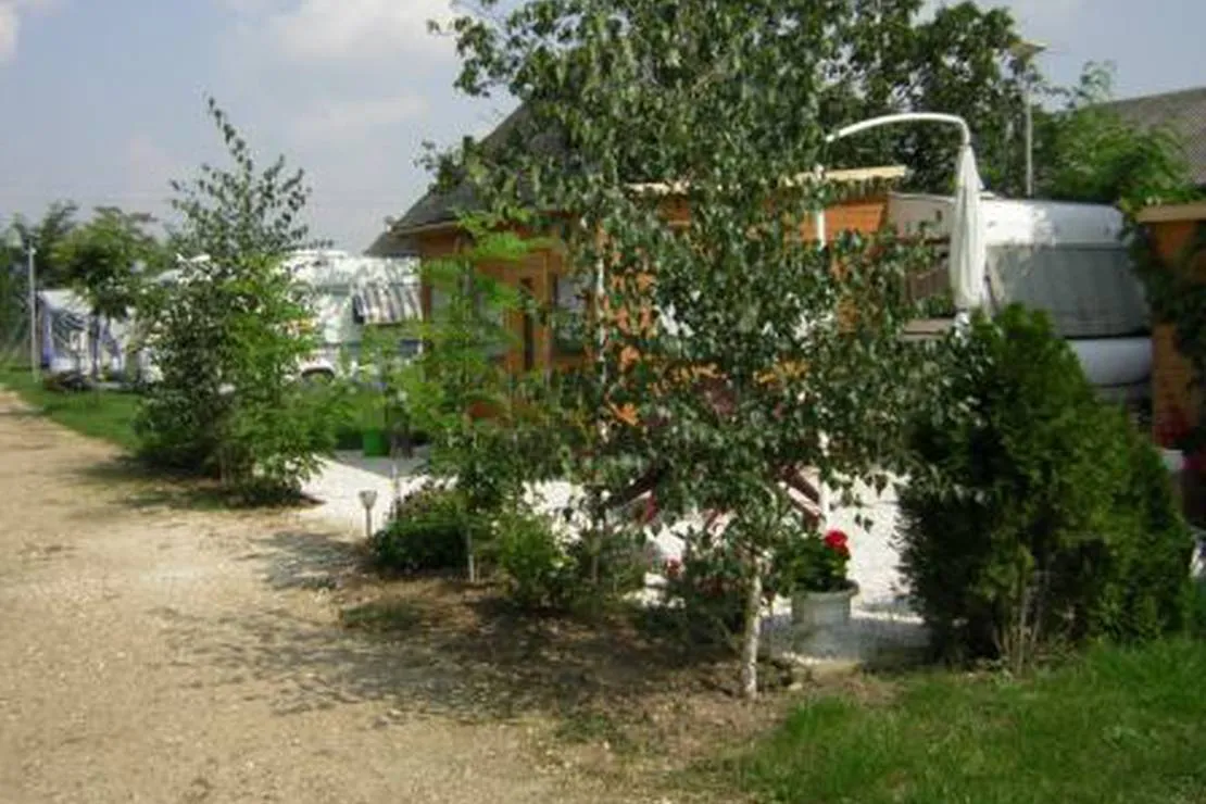 alsana-camping-ferienhaus-szakony-gx3n9