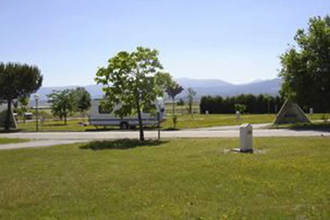 complejo-turistico-aerodromo-fuentemilanos-segovia-hrpu6