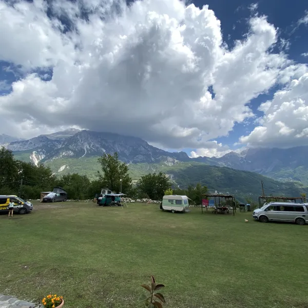 camping-freskia-theth-thethshkoder-srgzy