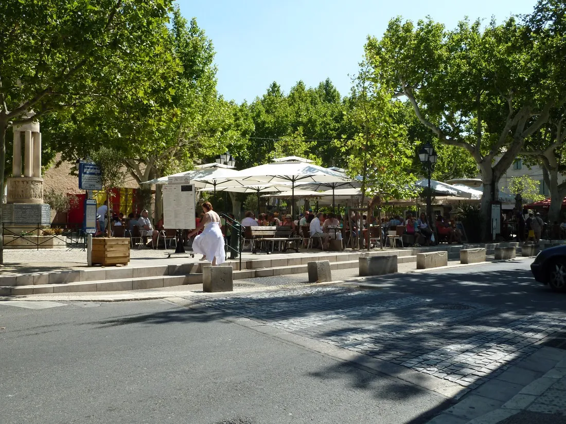 municipal-les-romarins-maussane-les-alpilles-izdlp