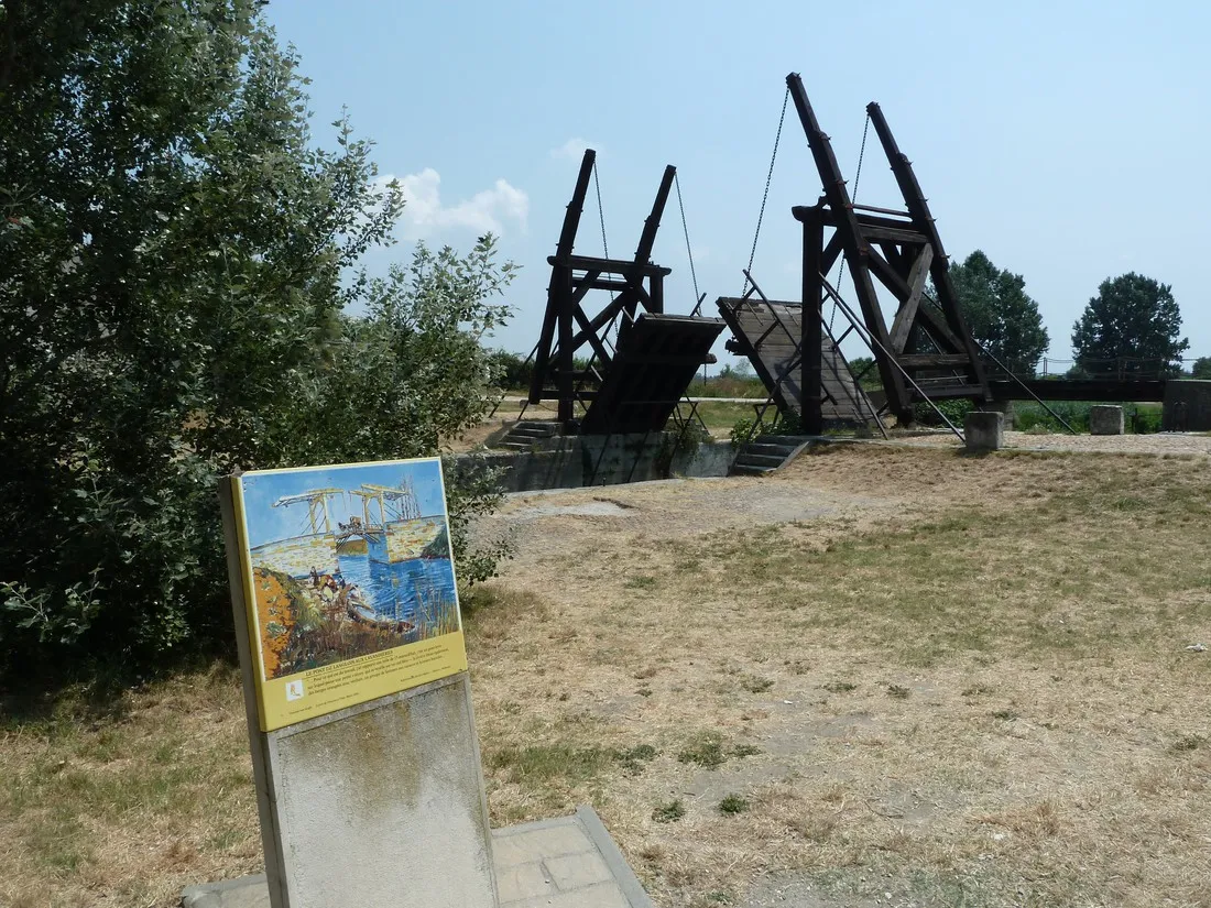 municipal-les-romarins-maussane-les-alpilles-pcoqg