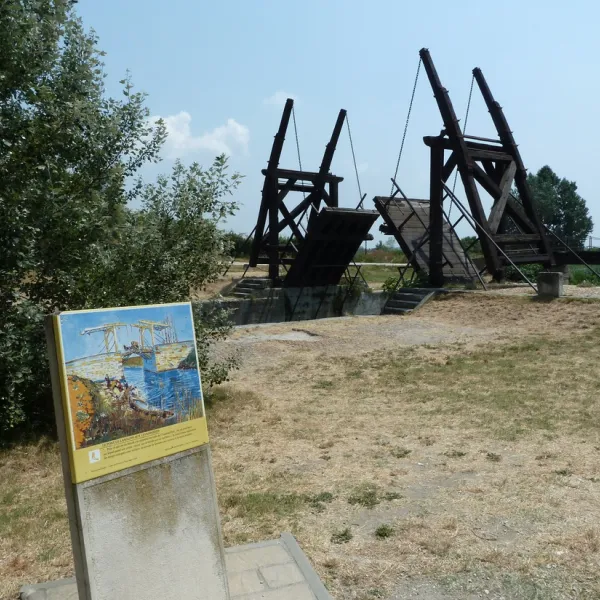 municipal-les-romarins-maussane-les-alpilles-pcoqg