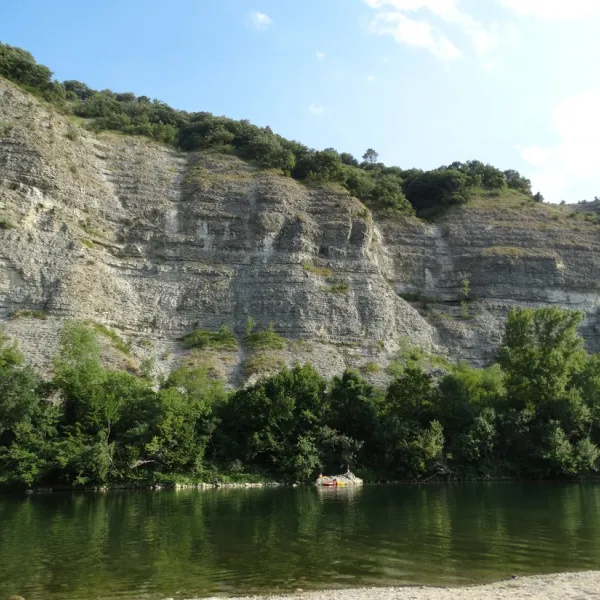 la-grand-terre-ruoms-sampzon-ardegraveche-y7mm3