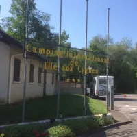 lile-aux-cygnes-le-bourget-du-lac-savoie-qbqxf