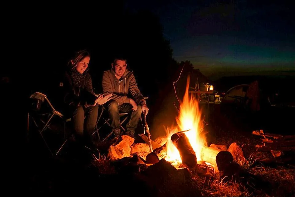 farm-camping-lazy-g2zpm