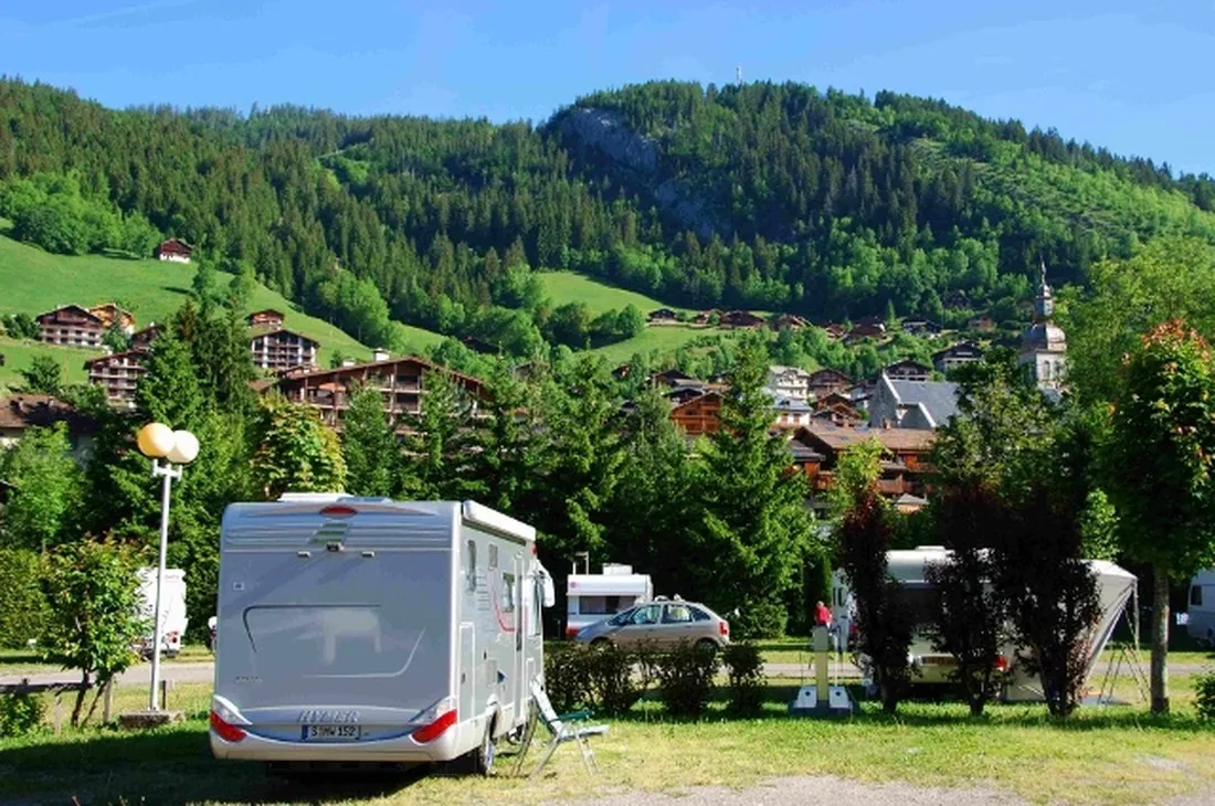 lescale-le-grand-bornand-haute-savoie-uzfk5