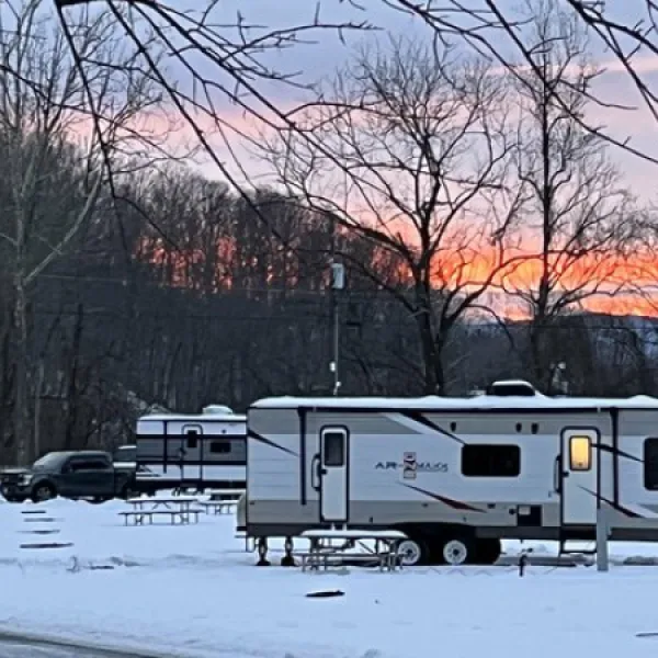 misty-mountain-camp-resort-greenwood-fbbeh