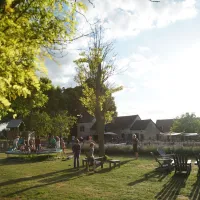 les-voisins-montaigu-le-blin-lzjjo