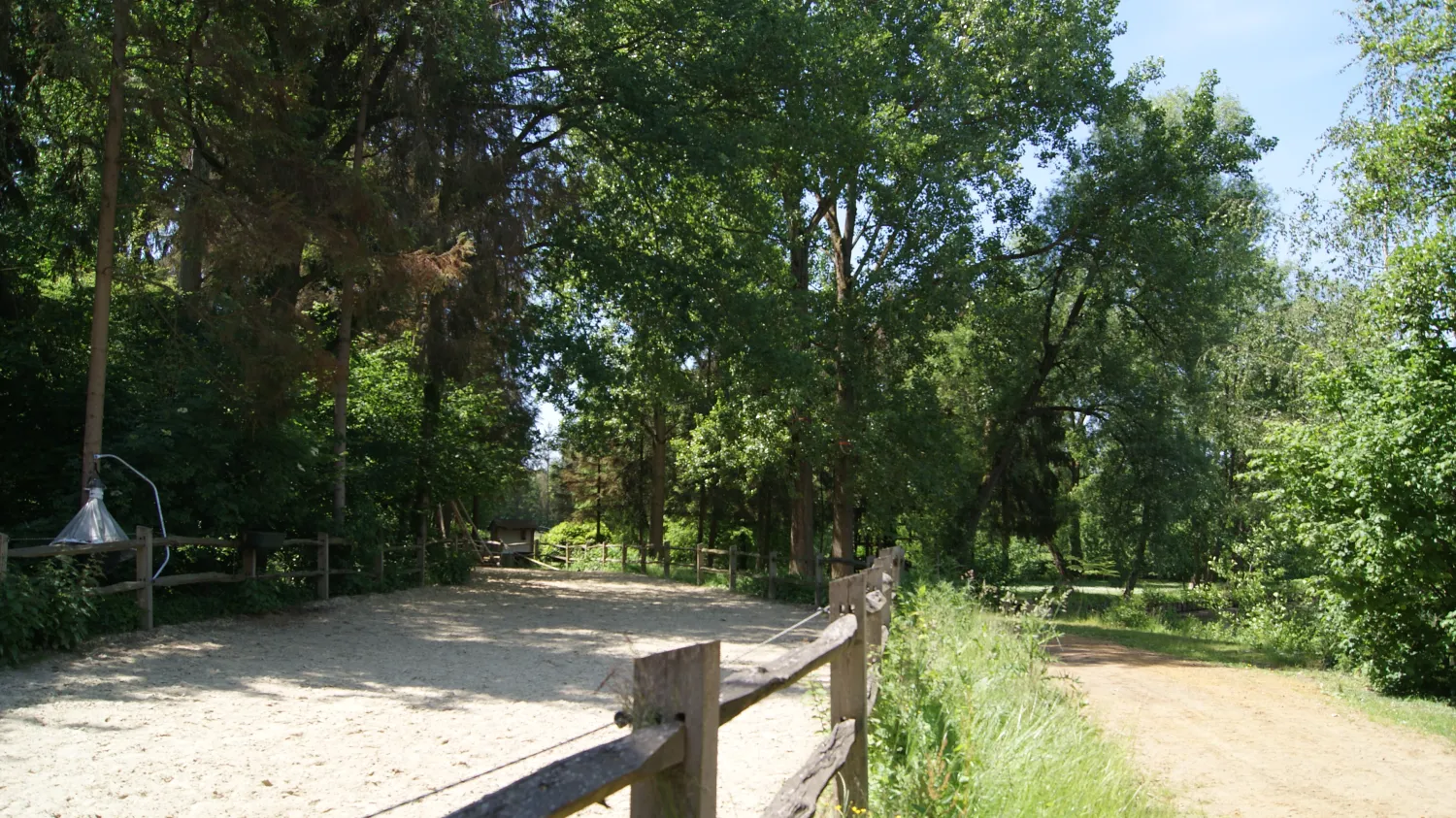 willow-camp-beauvechain-k8jny