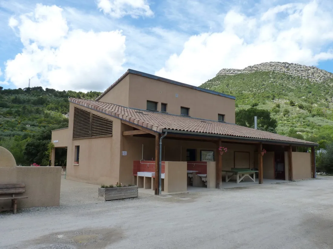 la-fontaine-dhannibal-buis-les-baronnies-1zjvt