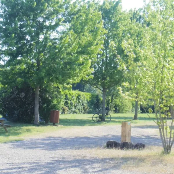 camping-du-val-damby-hieres-sur-amby-bzk8i