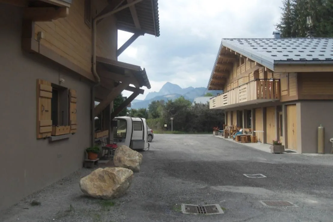 camping-les-pres-de-larly-praz-sur-arly-3zy6w