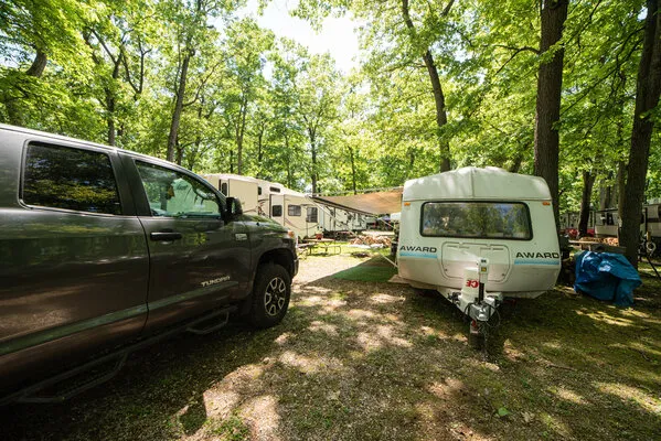 holiday-rv-campground-grass-lake-tm7cs