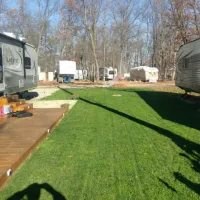 holiday-rv-campground-grass-lake-vw44e