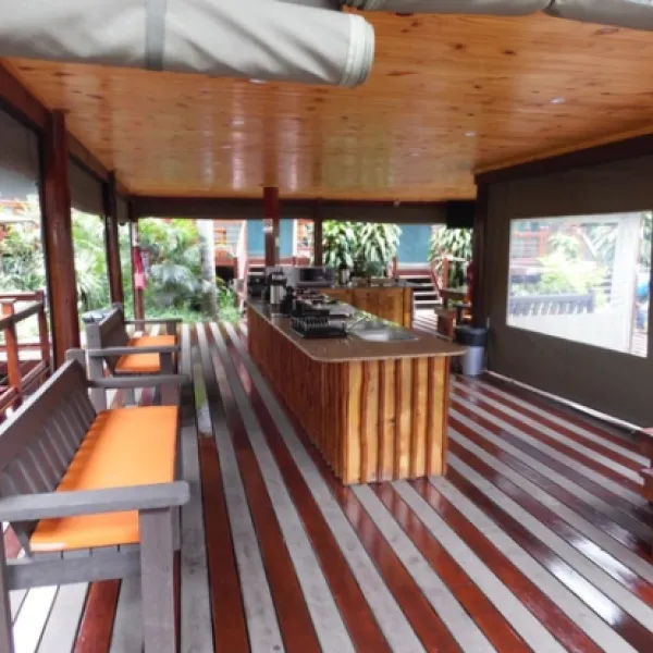 urban-glamping-st-lucia-yos7w