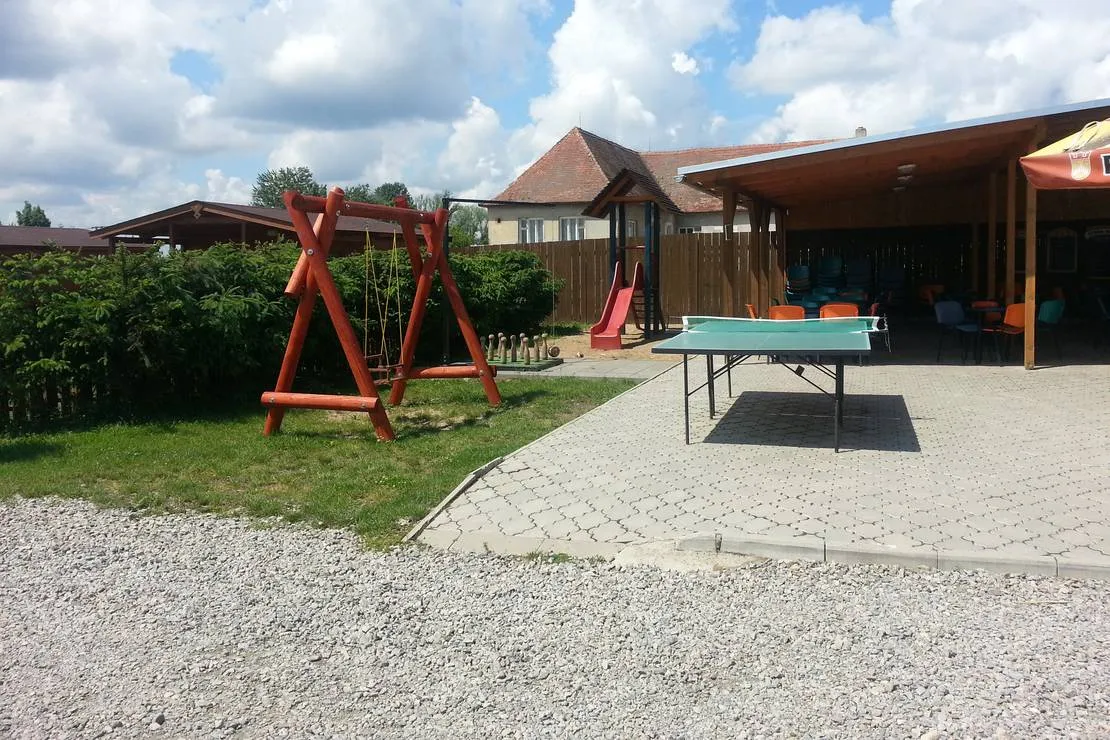 camping-free-star-strachotin-strachotin-8bele